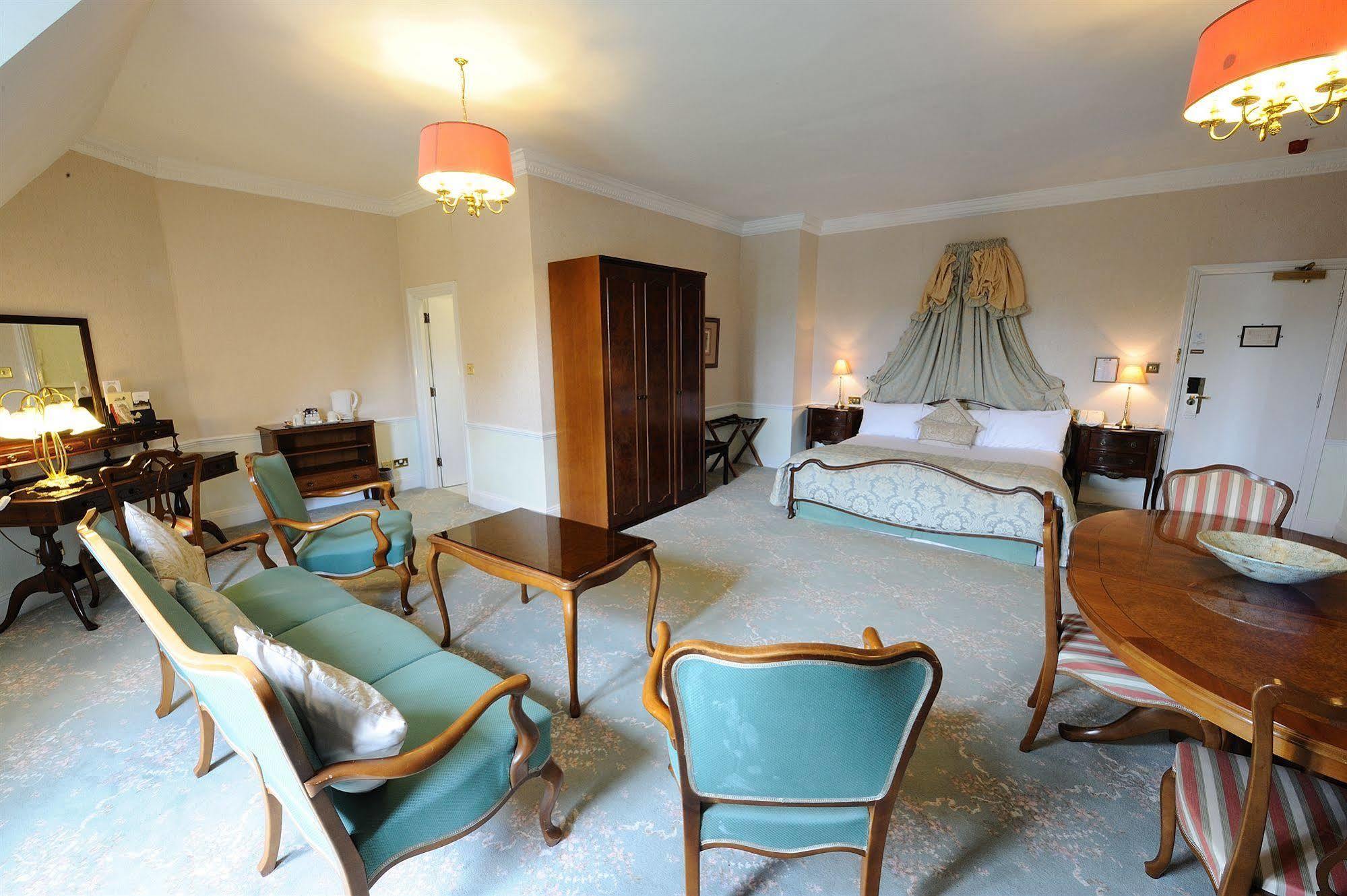 Отель Pendley Manor 4*
